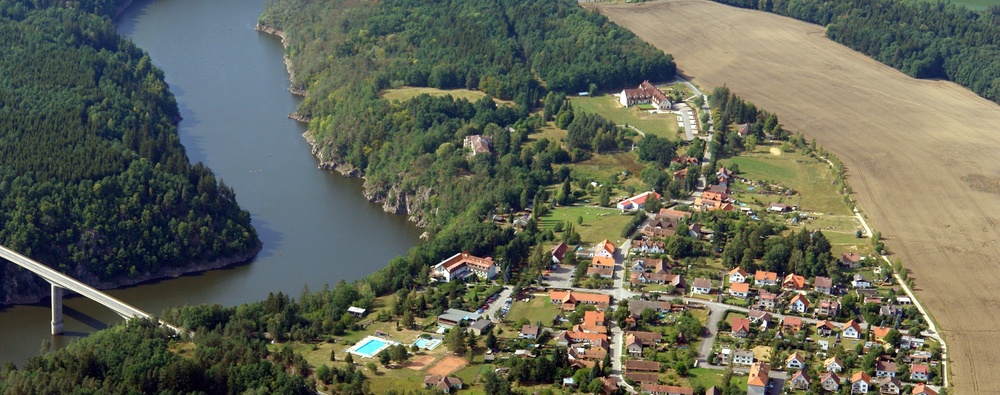 obec zv&iacute;kov